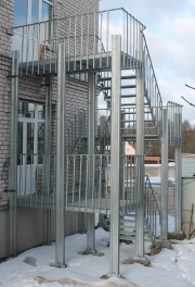  Одномаршевая высота 3 м Комплектация:  - столб 2,5 м - 6 шт; - столб 1,25 м - 6 шт; - марш 0,8х2,5 м - 1 шт; - площадка 0,8х1,6 м - 1 шт; - ограждение L=3 м - 5 шт.